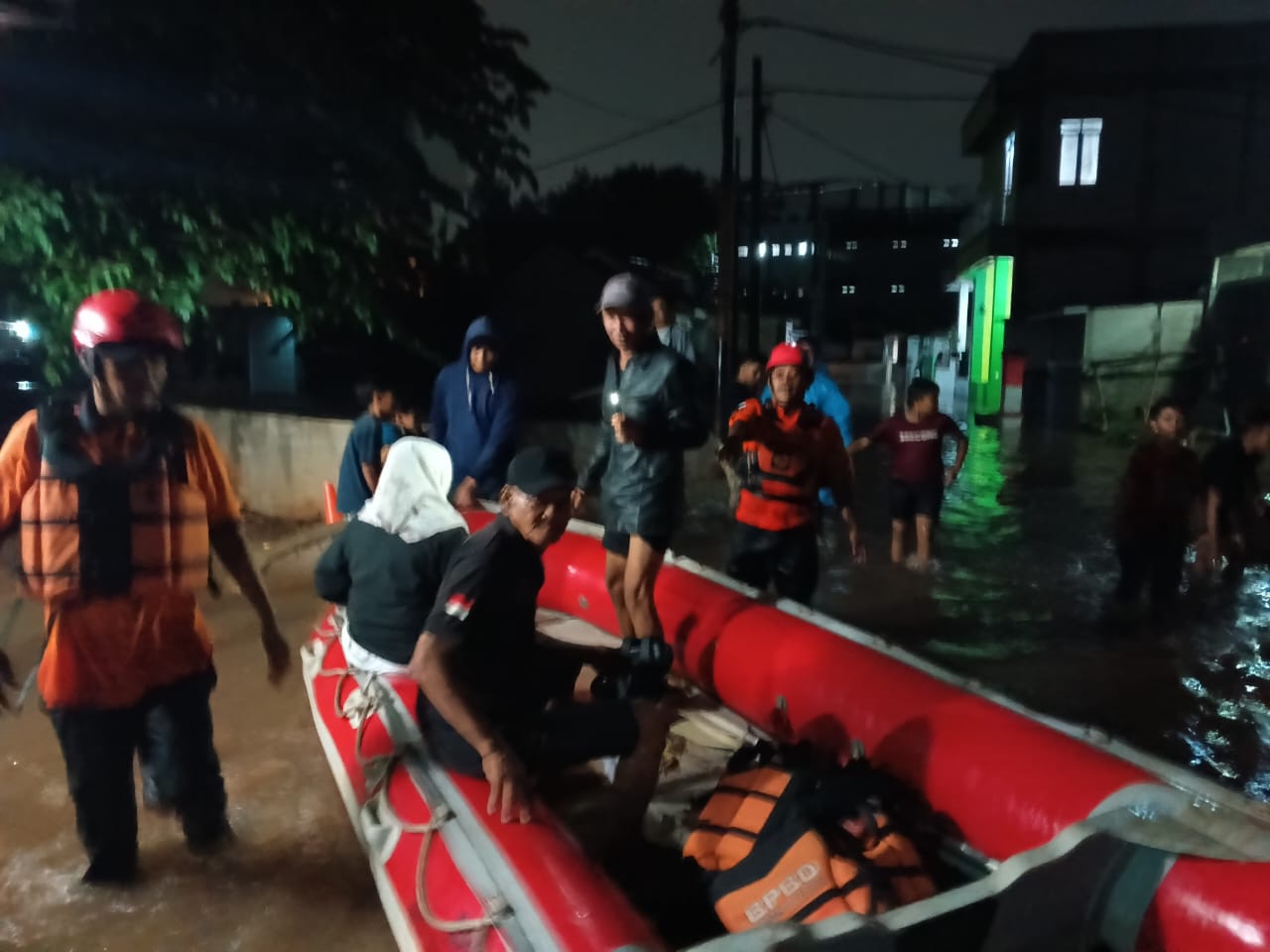 Diguyur Hujan Deras, 5 Titik Pemukiman di Tangsel Tergenang Banjir