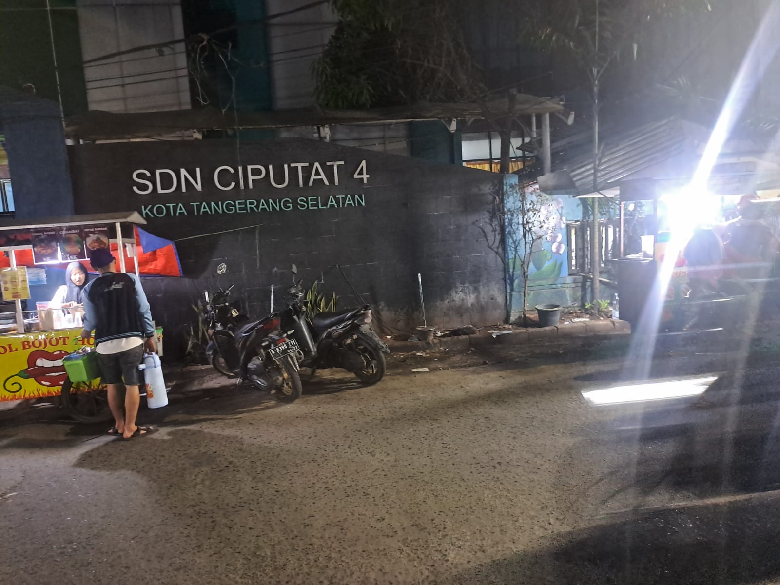 Tersengat Listrik, Pedagang Cilok di Ciputat Tewas