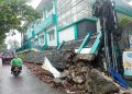 Tembok Kantor Kelurahan di Tangsel Ambruk Disapu Longsor, BPBD Ingatkan Dampak Lanjutan