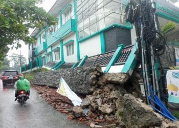 Tembok Kantor Kelurahan di Tangsel Ambruk Disapu Longsor, BPBD Ingatkan Dampak Lanjutan