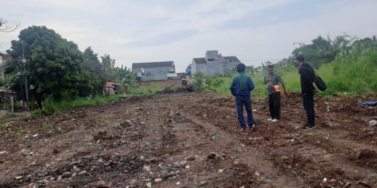 Ssstt…! Ada Proyek Liar yang Picu Banjir di Belakang Kantor Lurah Jombang Ciputat
