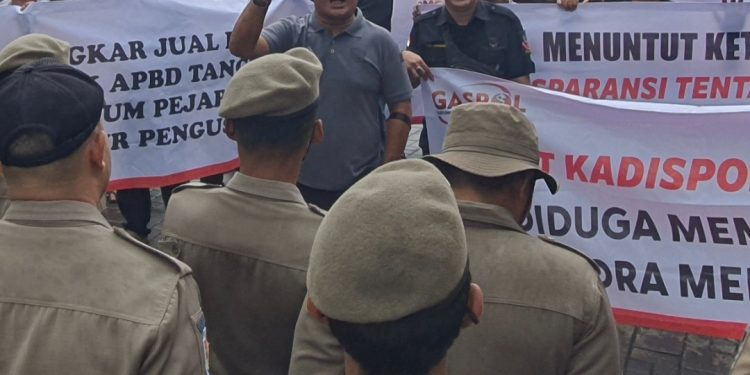 Proyek APBD Dimonopoli Pengepul, Gabungan Ormas dan LSM Demo Balai Kota Tangsel