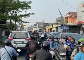 Macet Parah Imbas Peninggian Jalan Benda Raya Tangsel, 2 Jalur Nyaris Tak Bergerak