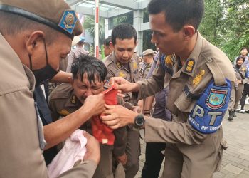 Rusuh Demo Mahasiswa Tuntut Kadishub Tangsel Dipecat, Petugas disiram Bensin