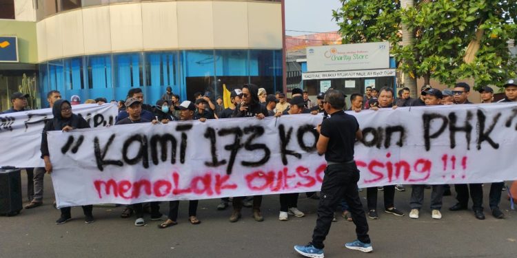 Ratusan Pegawai UIN Jakarta Diberhentikan Massal, Ini Sebabnya