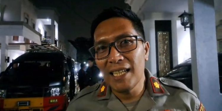 Rampung Dicek Tim Gegana, Ini Isi Koper Misterius yang Bikin Geger Warga Ciputat