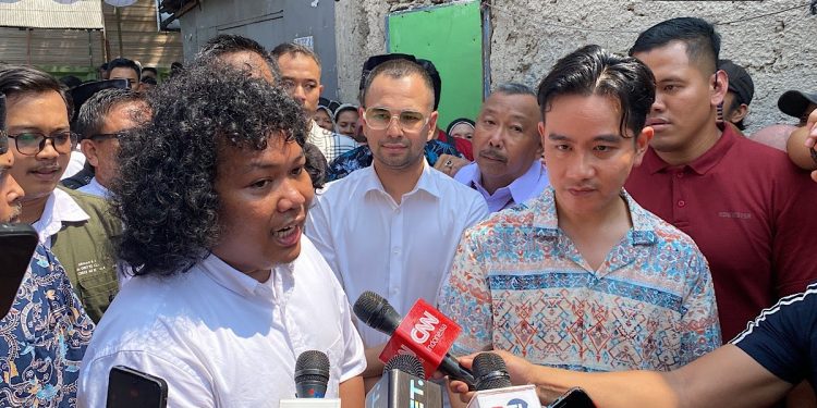 Blusukan Didampingi Marshel, Gibran Tepis Sinyal Dukungan di Pilkada Tangsel