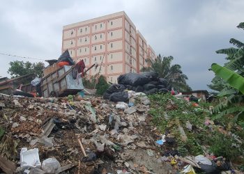 Potret Penampungan Sampah Liar Kotori Sempadan Situ Gintung Ciputat