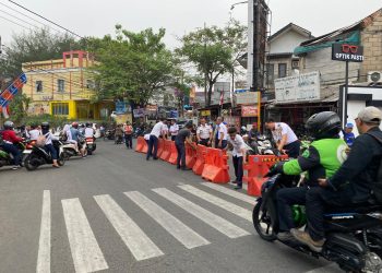 Macet Parah Tiap Hari, Persimpangan Serua Ciputat Dipasang Barrier&Kerucut