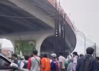 Gangguan Jiwa, Pria 30 Tahun Nekat Loncat dari Flyover Ciputat