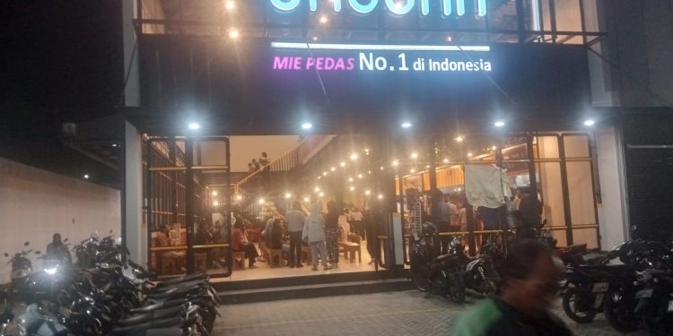 Izin Belum Terbit Mie Gacoan Pamulang Nekat Buka, Warga : Pol PP Tegas ke Pedagang Kecil tapi Lembek ke Pengusaha Besar