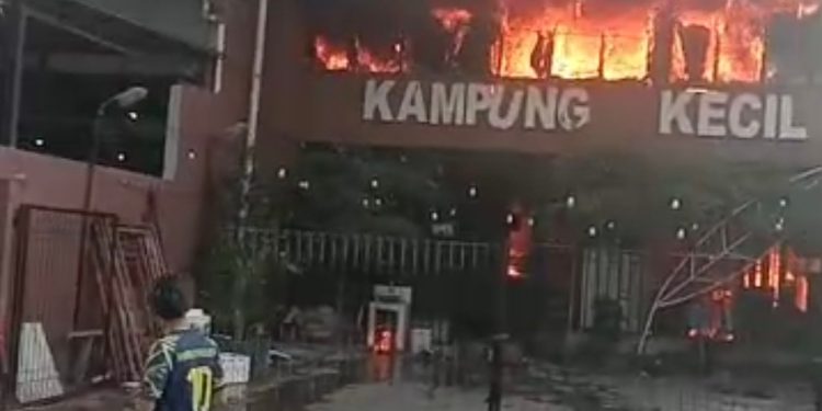 Restoran di Tangsel Kebakaran, 2 Orang Terluka