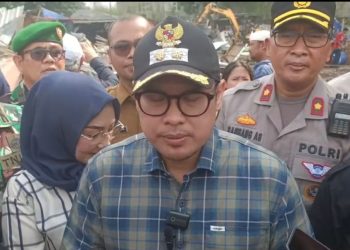 Berdiri di Lahan Pemerintah, Alat Berat Ratakan Lapak Karaoke dan Prostitusi Roxy Ciputat