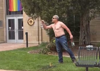 Massa Pro-Israel di Colorado AS Diserang Bom Molotov, 6 Orang Terbakar