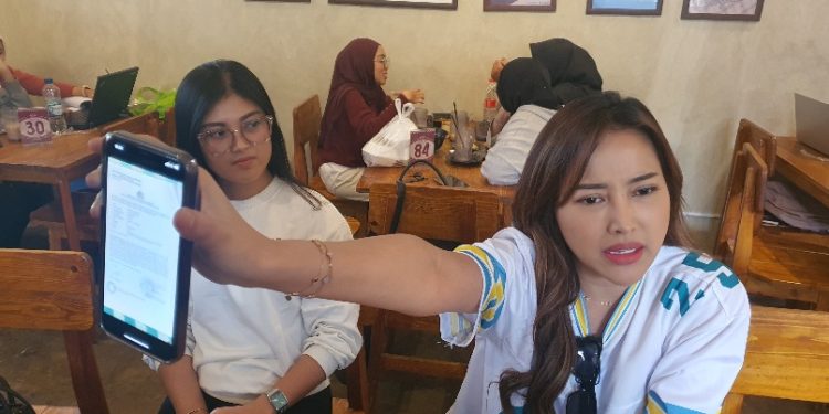 Gara-gara Hutang dan Bisnis Online, Mantan ASN Tangsel Perkarakan Lisa Mariana ke Polisi