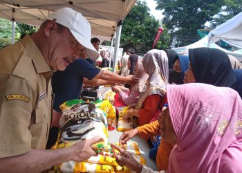 Harga Telur dan Beras Meroket, Gerakan Pangan Murah di Ciputat Diserbu Warga