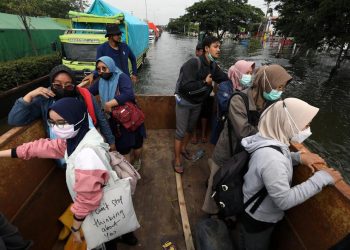 Duka Warga Semarang, 3 Meninggal dan Puluhan Mengungsi Akibat Banjir