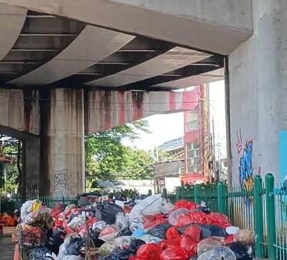 Horor Tumpukan Sampah Penuhi Jalan-Jalan di Tangsel Imbas Penutupan TPA Cipeucang