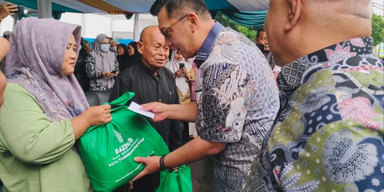 Ratusan Warga Serbu Bazar Ramadan Pemkot Tangsel di Pamulang
