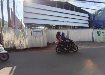 Proyek Padel di Palem Puri Ciputat Diduga Pasang PBG Bodong, Alamat dan Barcode Tak Sesuai !