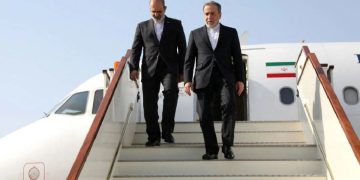 Menlu Iran Araghchi Temui Putin di Tengah Krisis Hormuz