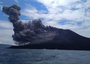 Abu Erupsi Anak Krakatau Meluas, Tangsel Berlakukan PJJ