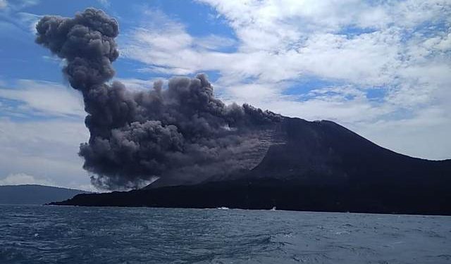Abu Erupsi Anak Krakatau Meluas, Tangsel Berlakukan PJJ