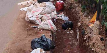 Proyek Drainase Rp1,3 M di Pondok Pucung Tangsel Mangkrak, Lubang Galian Buat Resah Warga